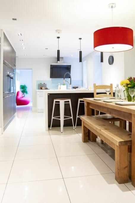 Edge14- Spacious, Stylish And Near The Beach! New Quay Exteriér fotografie