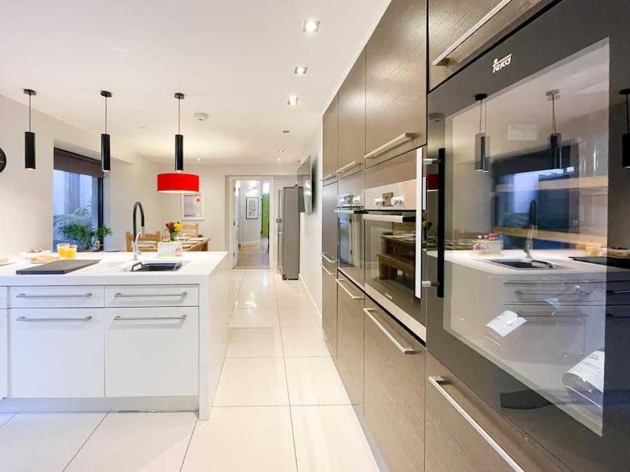 Edge14- Spacious, Stylish And Near The Beach! New Quay Exteriér fotografie