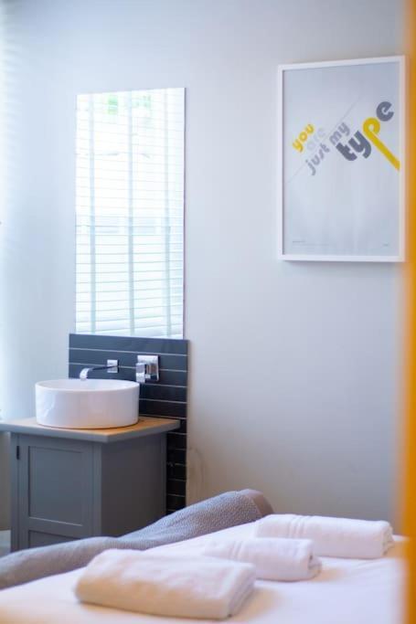 Edge14- Spacious, Stylish And Near The Beach! New Quay Exteriér fotografie