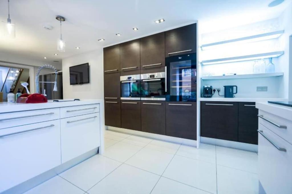 Edge14- Spacious, Stylish And Near The Beach! New Quay Exteriér fotografie