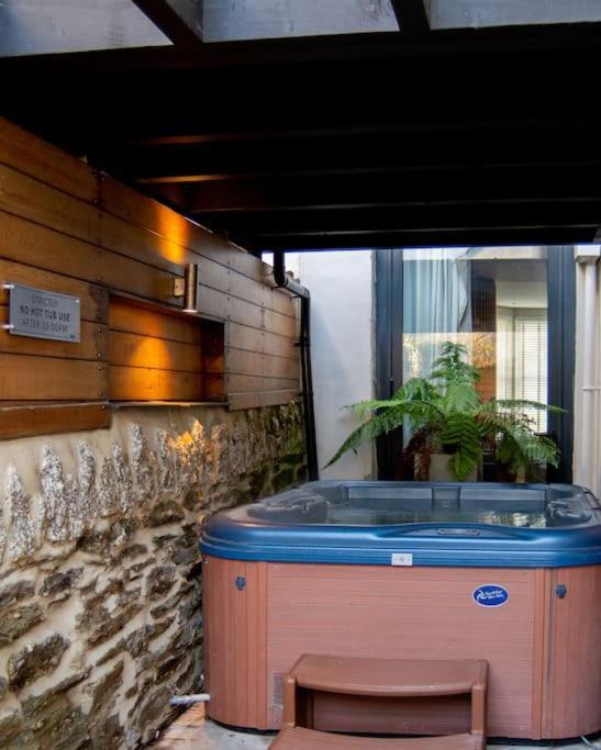 Edge14- Spacious, Stylish And Near The Beach! New Quay Exteriér fotografie