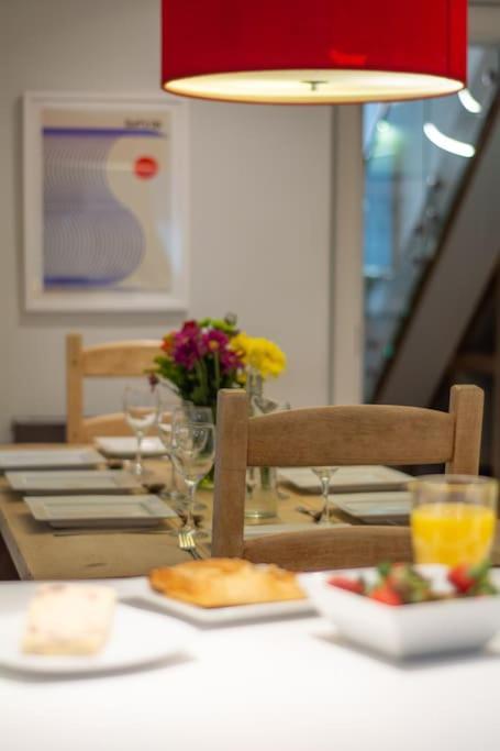 Edge14- Spacious, Stylish And Near The Beach! New Quay Exteriér fotografie